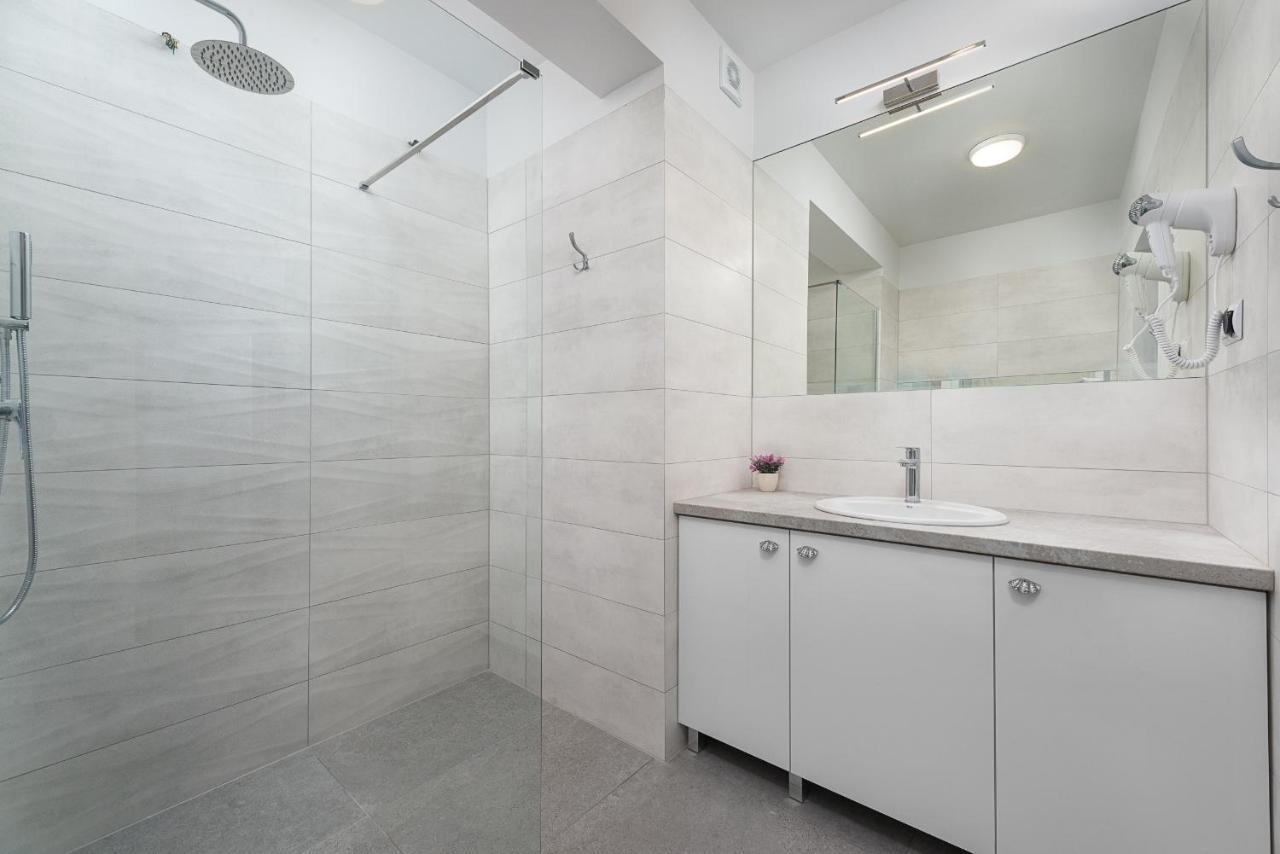 Roza Baltyku - Apartamenty I Pokoje A Дебки Екстериор снимка