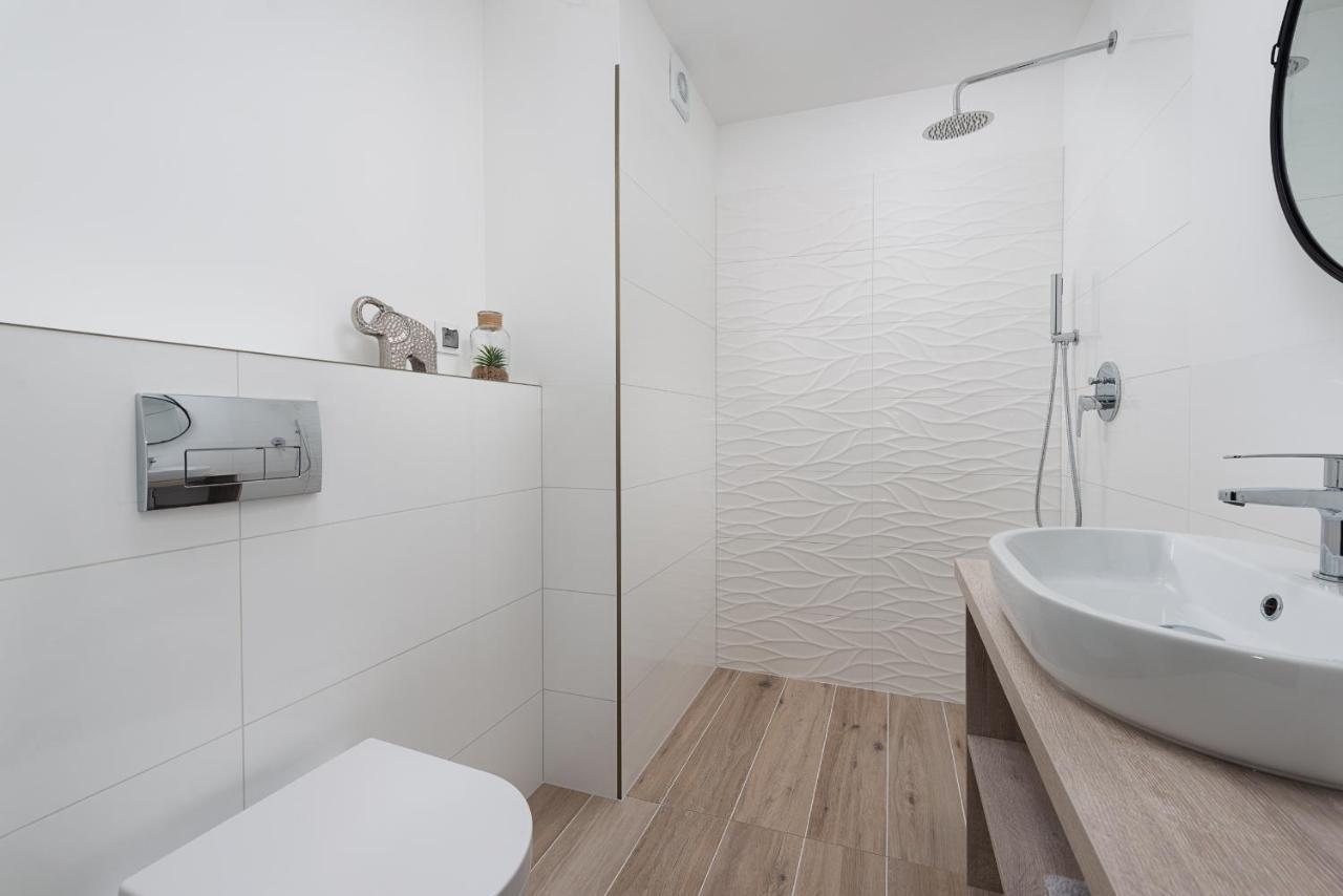 Roza Baltyku - Apartamenty I Pokoje A Дебки Екстериор снимка